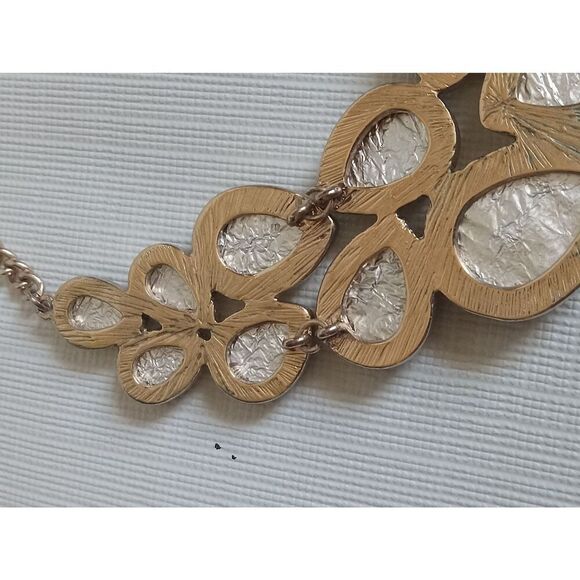 Gold Toned Teardrop Foil Cluster Single Strand Metal Statement Style Necklace - Picture 10 of 12